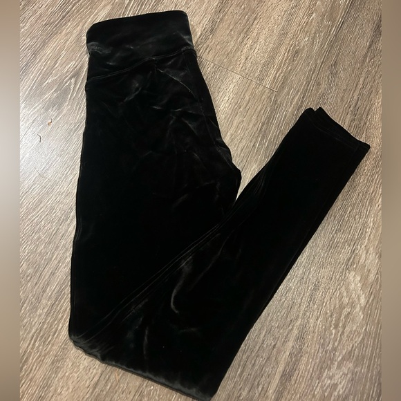 Spanx Velvet Black Leggings Size Medium - Picture 4 of 6